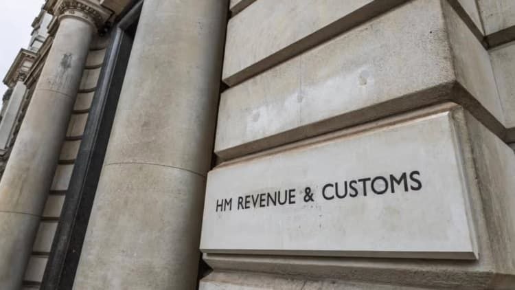 HMRC data shows 17,600 UK taxpayers reported $1.87B in crypto profits for fiscal 2025