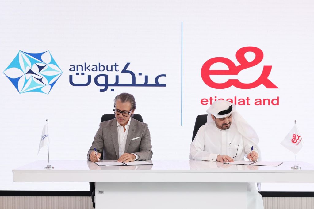 e& UAE and Ankabut renew partnership to expand AI and research network infrastructure